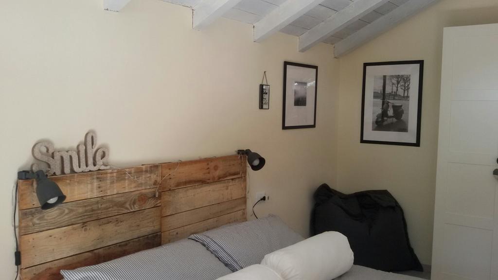 Bed and Breakfast Il Pettirosso Certosa di Pavia Camera foto
