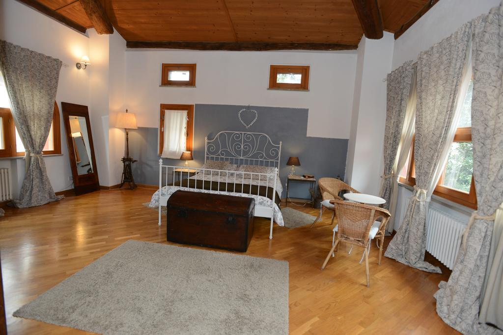 Bed and Breakfast Il Pettirosso Certosa di Pavia Camera foto